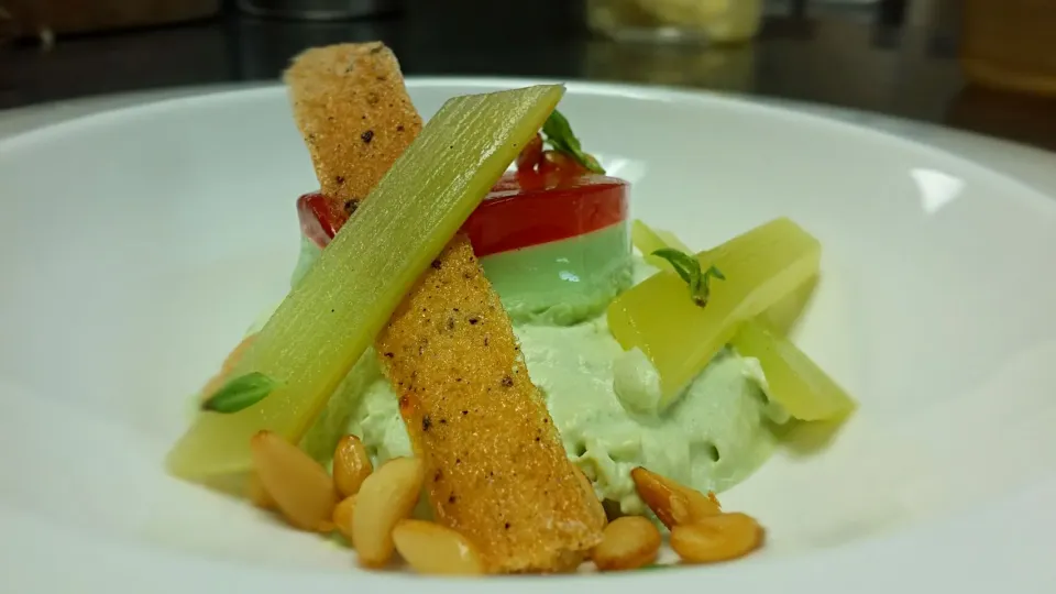 basil panna cotta, rhubarb gelee, pickled green rhubarb, basil vanilla mousse, black pepper tuile, candied pinenuts|TheEffinChefさん