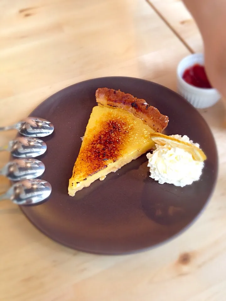 Snapdishの料理写真:Lemon tart|Carol Yewさん