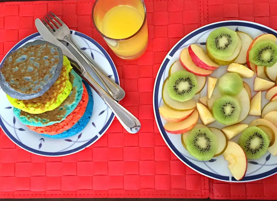 Vegan pancakes with a simple fruit salad|Vannessa Campoverdeさん