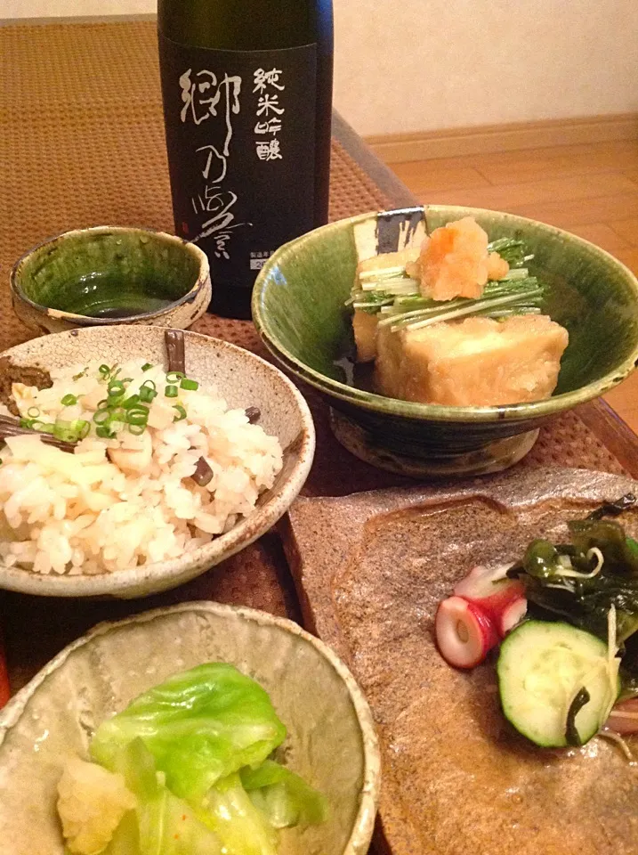 揚げだし豆腐  山菜ご飯  胡瓜と蛸の酢の物  キャベツの浅漬け  郷の誉|izunさん