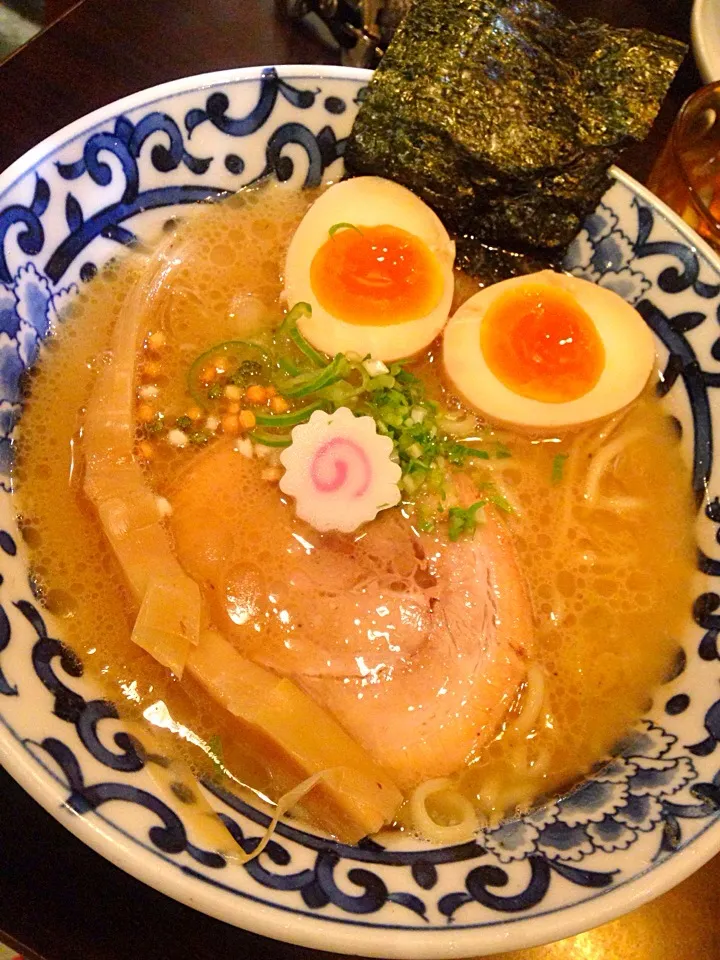 豚骨魚介味玉ラーメン|りまさん