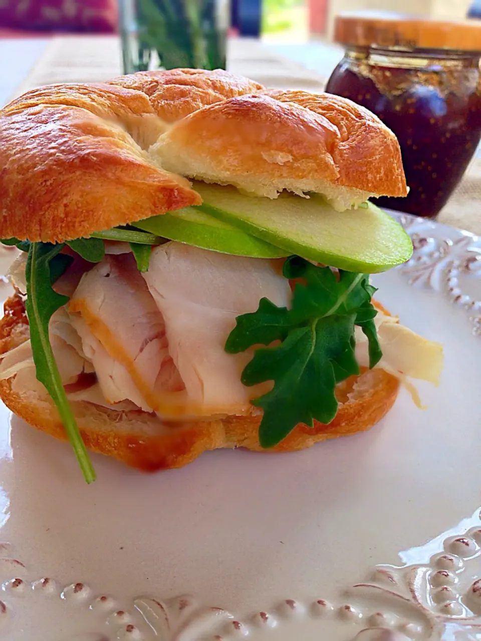 Snapdishの料理写真:Turkey/apple/Brie/arugula|lindsay robesonさん