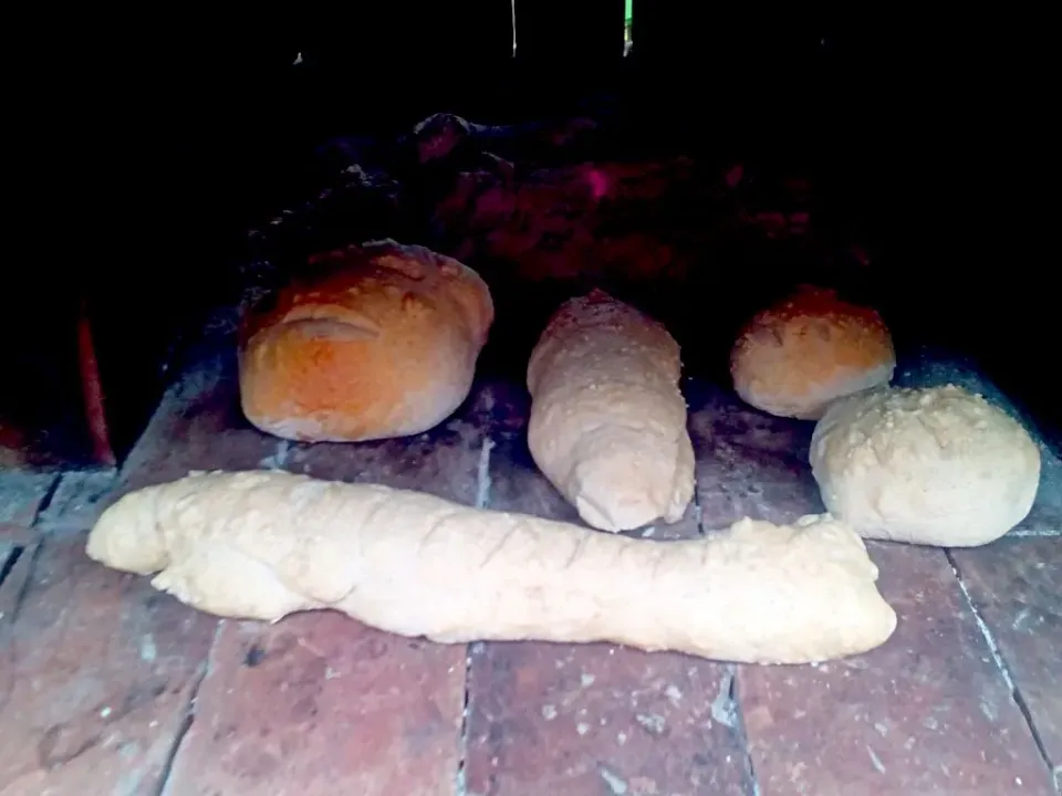 Bread inside the Brick Oven|Yari Gonzálezさん