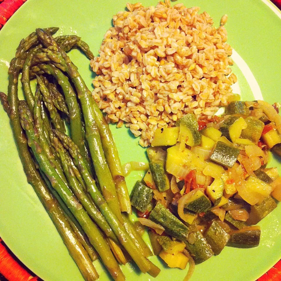 Barley, asparagus & sundried tomatoes with zucchini|Stefan Labuschagneさん