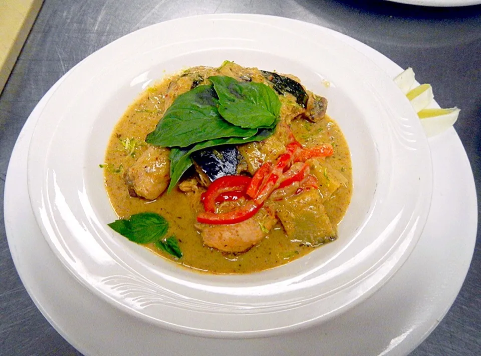 Kaeng Niew Warn Kai (Green curry with Chicken)|Woo J. Parkさん