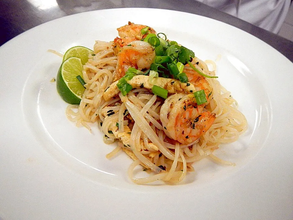 Pad Thai (Thai Fried Noodles)|Woo J. Parkさん