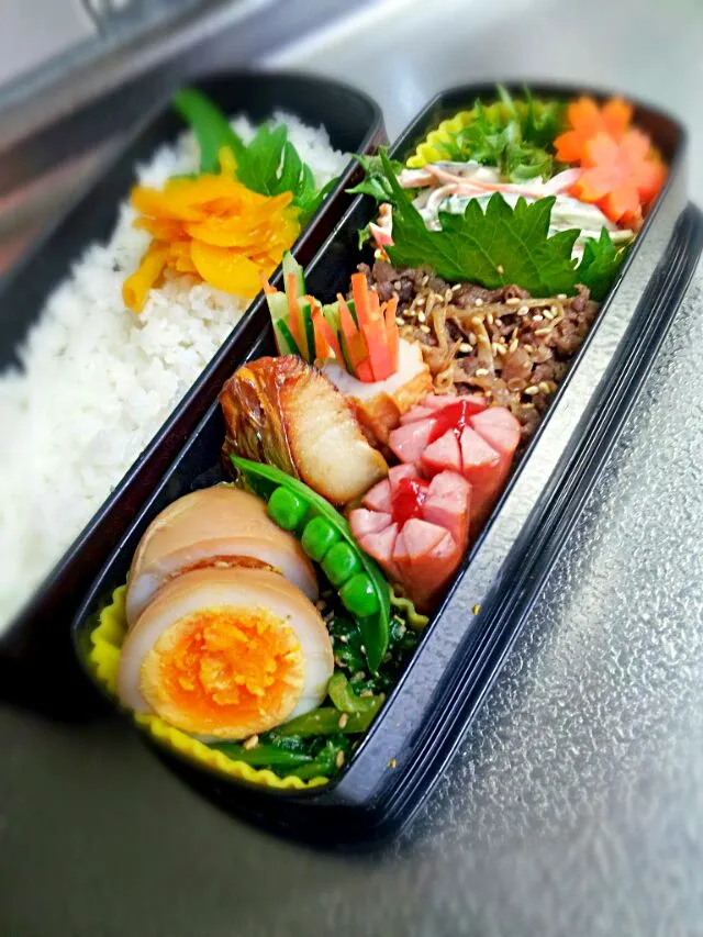 Snapdishの料理写真:《水曜日のお弁当》

・牛肉、えのきの時雨煮
・焼き鯖
・ほうれん草の胡麻和え
・味漬け玉子

ｲﾃﾗ━━━ヾ(*･ω･*)━━━ｯｼｬｲ!♥|藤田 まり子さん