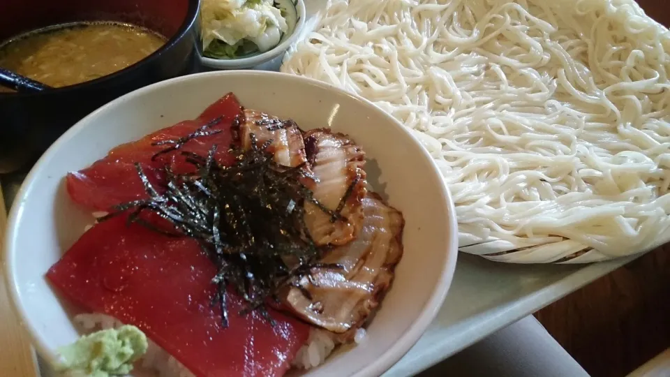 稲庭うどん(小)まぐろと煮だこの海鮮丼|サイファさん