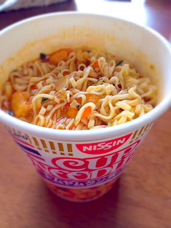 日清食品 タイ日清開発協力 CUP NOODLES トムヤムクンヌードル|ぬぬ。さん