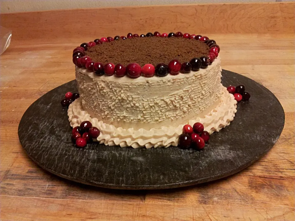 pumpkin spice cake, cinnamon cream cheese frosting, honey poached cranberries, gingerbread crumbs|TheEffinChefさん