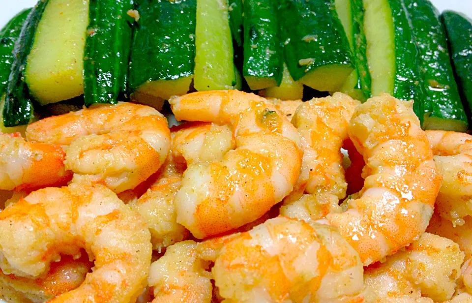 Shrimp & Sliced Cucumber stir fry in olive oil|Liezlさん