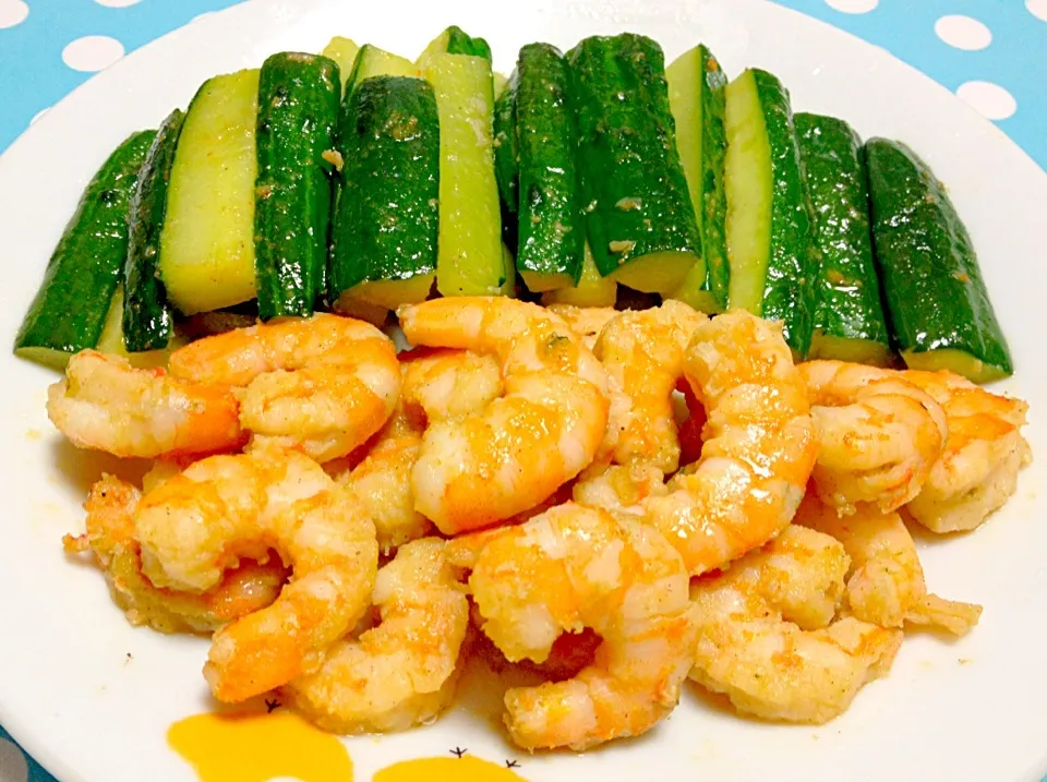 Shrimp & Sliced Cucumber stir fry in olive oil|Liezlさん