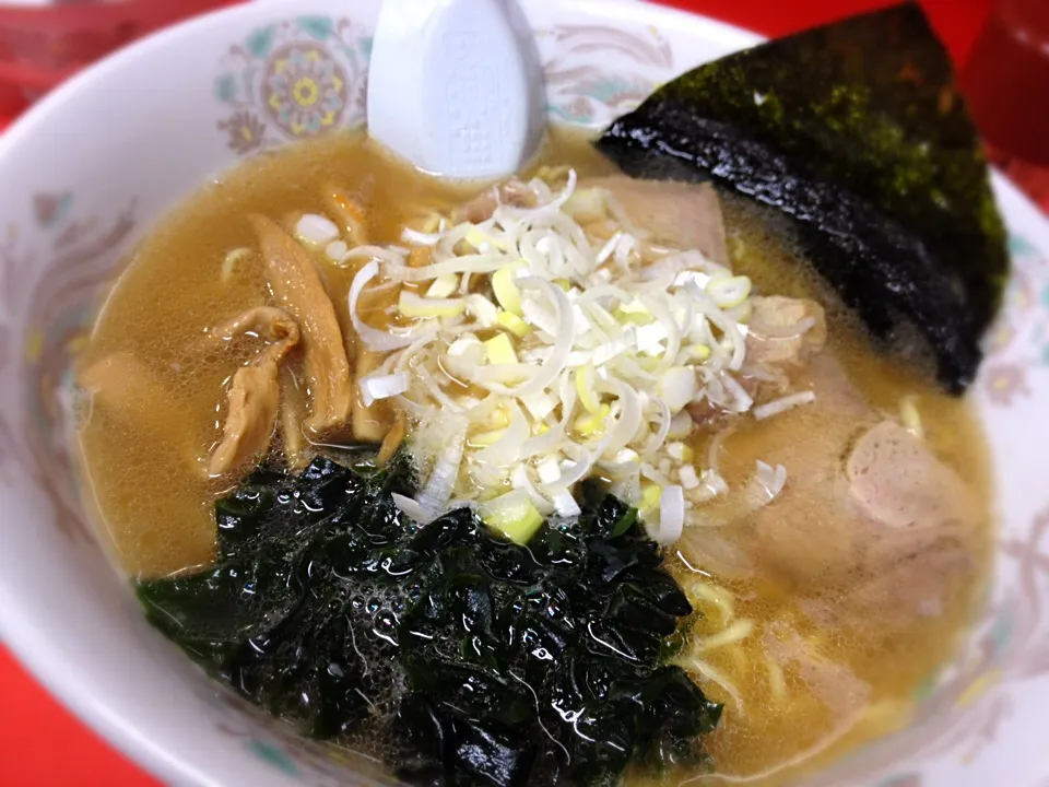 Snapdishの料理写真:ラーメン中華 香味 大鳥居 2014.6.4|tarqarさん