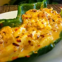 Tuna Stuffed chile poblano topped with savory honey mustard peanut sauce!|Abigailさん