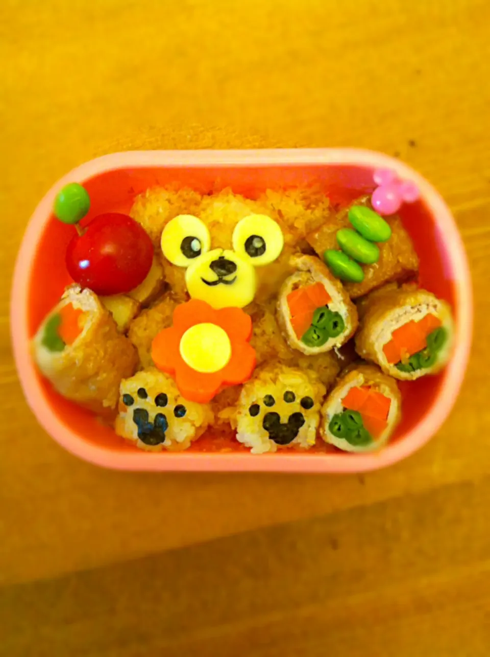 Snapdishの料理写真:長女ちゃんの遠足弁当✳︎ダッフィー 2014小学校はじめての遠足|チーハさん