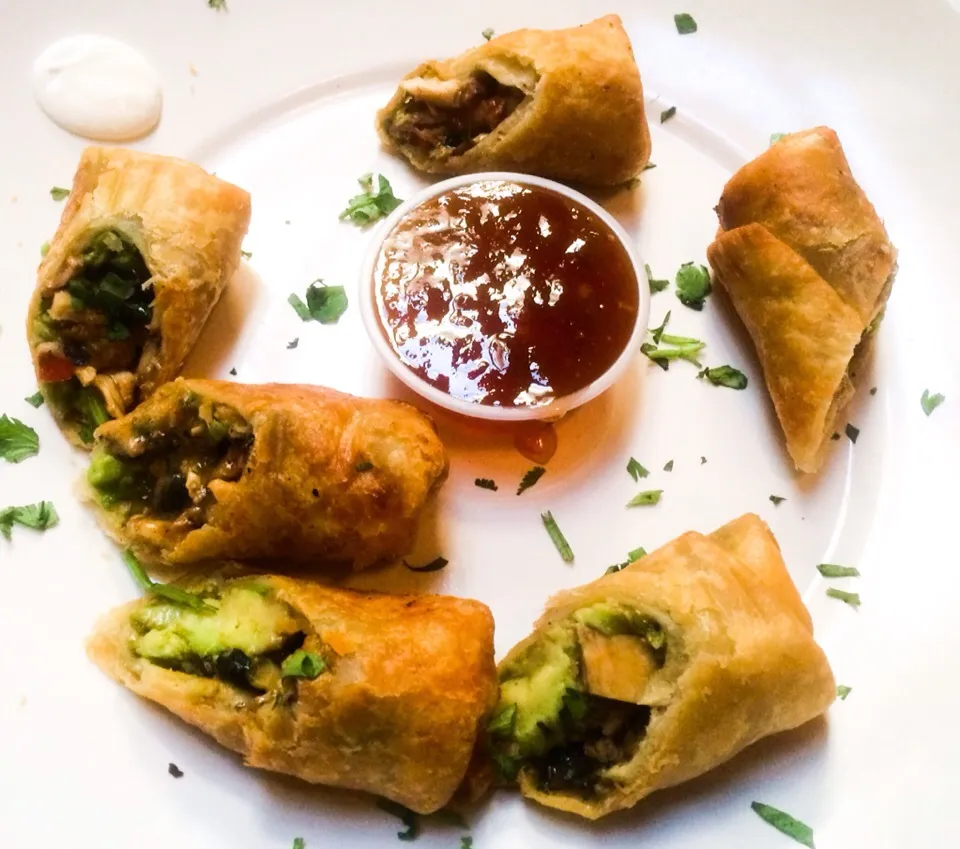 Adobo Chicken and Avocado Rolls from El Torito|sooprcoolchicaさん