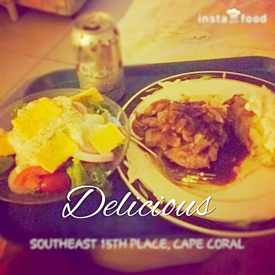 Late dinner date with sauteed mushrooms and onions baked potato with sour cream and butter tossed salad|christl babcockさん