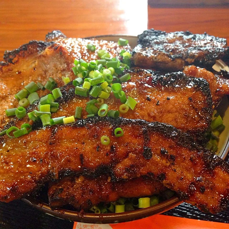 Snapdishの料理写真:豚味噌丼@野さか(秩父市)|大塚寛之さん