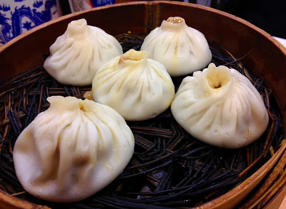 蟹粉汤包 かにの肉入りタンバオ Steamed dumplings filled with crab meat and soup|Kinnara(｡･ω･)ﾉさん