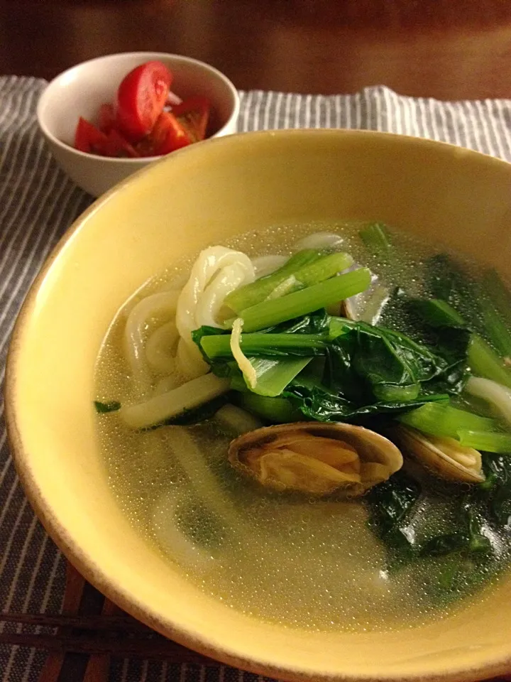 Udon noodle in clear soup with komatsuna greens and shellfish|Masayo Nさん