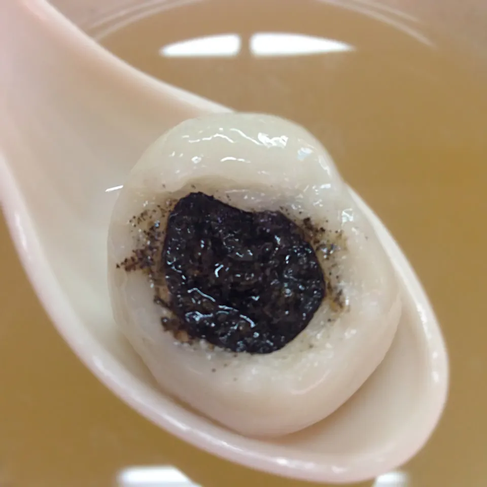 Snapdishの料理写真:Goma glutinous rice ball|willzさん