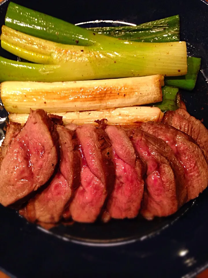 Snapdishの料理写真:鴨肉ロースト⭐️わさび醤油で|yukoさん