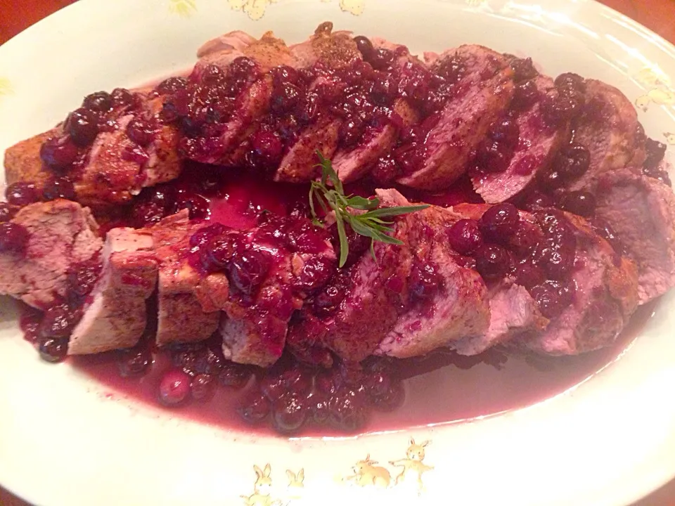 Pork tenderloin with a red wine blueberry sauce.|Jennifer Leeさん