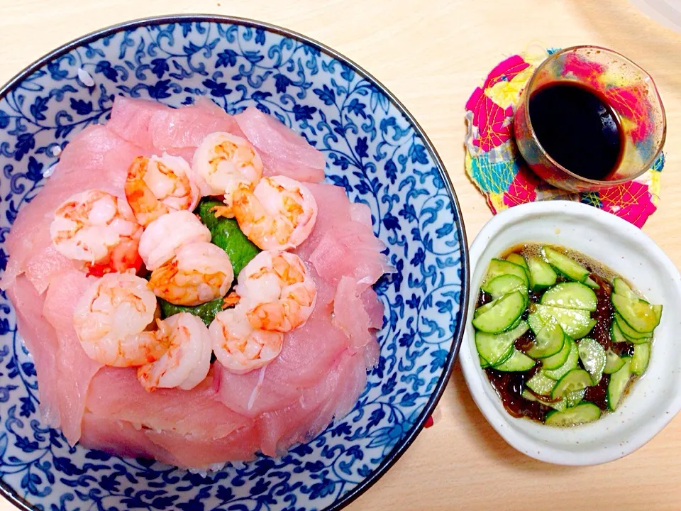 エビマグロ丼、生モズク✧*|Makiさん