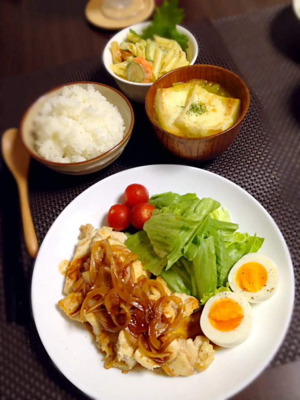 チキンソテーオニオンソースの晩ご飯|mikaさん