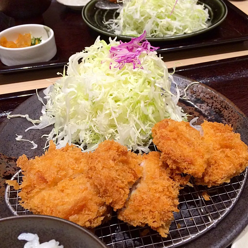 映画の前にご飯（＾∇＾）
和幸で一口ひれ御飯。|しーさん