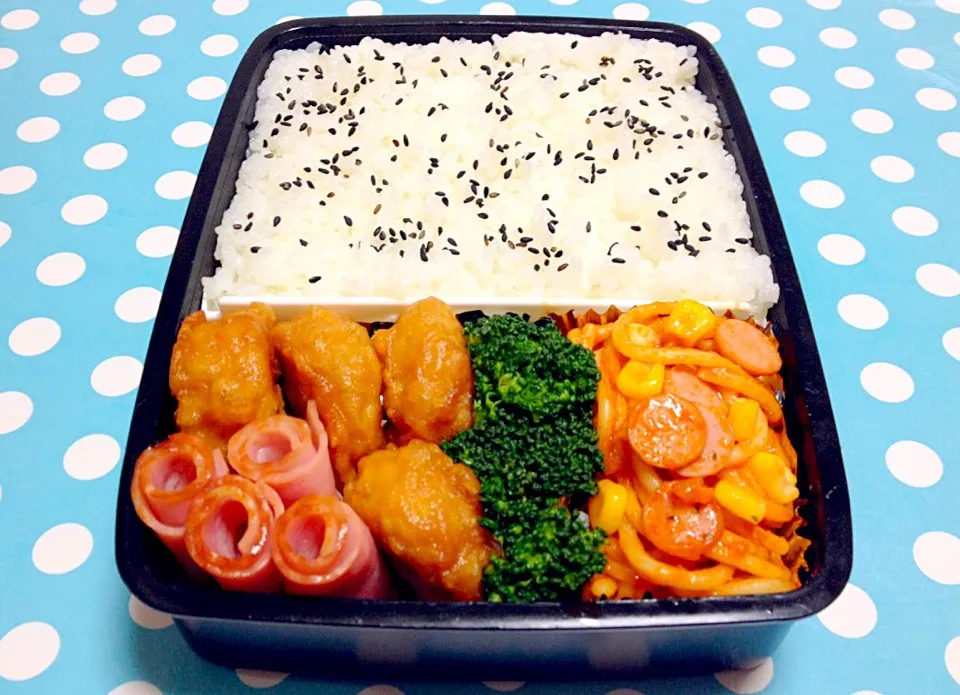 Fried Chicken, Rolled Bacon & Spaghetti on lunch box|Liezlさん