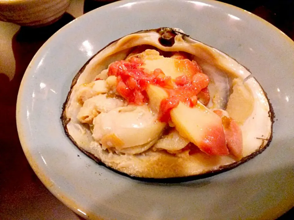 “あこや”のコース料理は、貝ばかりです。
『貝の専門店』とは聞いていたのですが、ココまで貝オンリーだとは思いませんでした。
 貝は嫌いではありませんが、貝ばかりの肴ですとさすがに飽きてしまいます。
『天網“カイカイ”疎にして漏らさず』なんて、貝とは関係の無いことわざを呟いてしまった貝料理でした・・・・
(´・д・｀)ﾔ|東京ライオンズさん