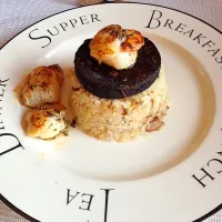 Crab fried rice with English black pudding and grilled scallop|fehbeeさん