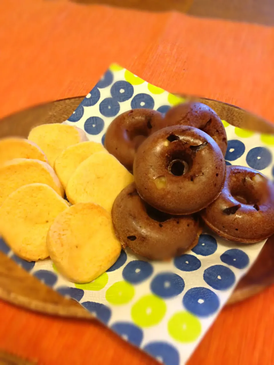 くるみとチョコの焼きドーナツ♪チーズクッキー( ´ ▽ ` )ﾉ♪|bary☆さん