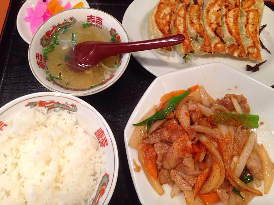 爆肉定食|ごはんできたよ〜さん