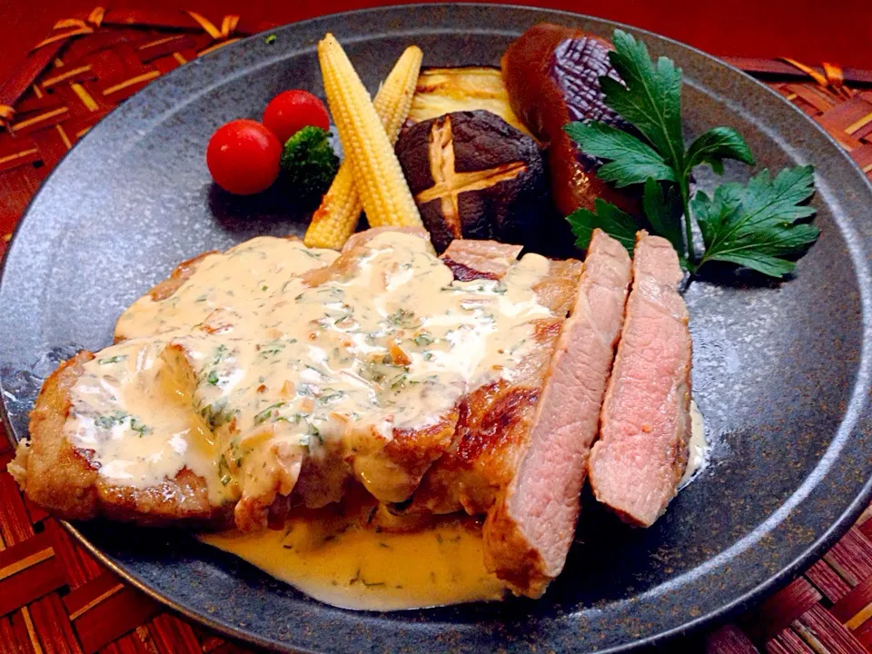 Snapdishの料理写真:Pork Steak w/Green perilla
Cream sauce🌿ﾎﾟｰｸｽﾃｰｷ 爽やかｸﾘｰﾑｿｰｽ|🌈Ami🍻さん