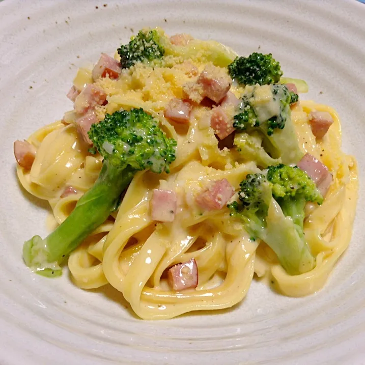 Fettucine Alfredo w/ Ham & Broccoli|foodloverさん