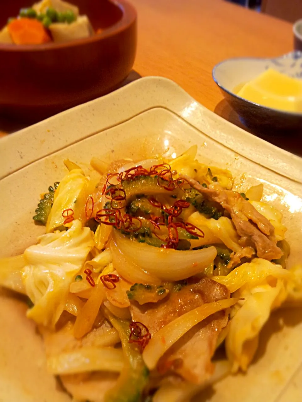 Snapdishの料理写真:今日の晩御飯！今年初ゴーヤ(*´∀｀)|ゆうちゃんさん