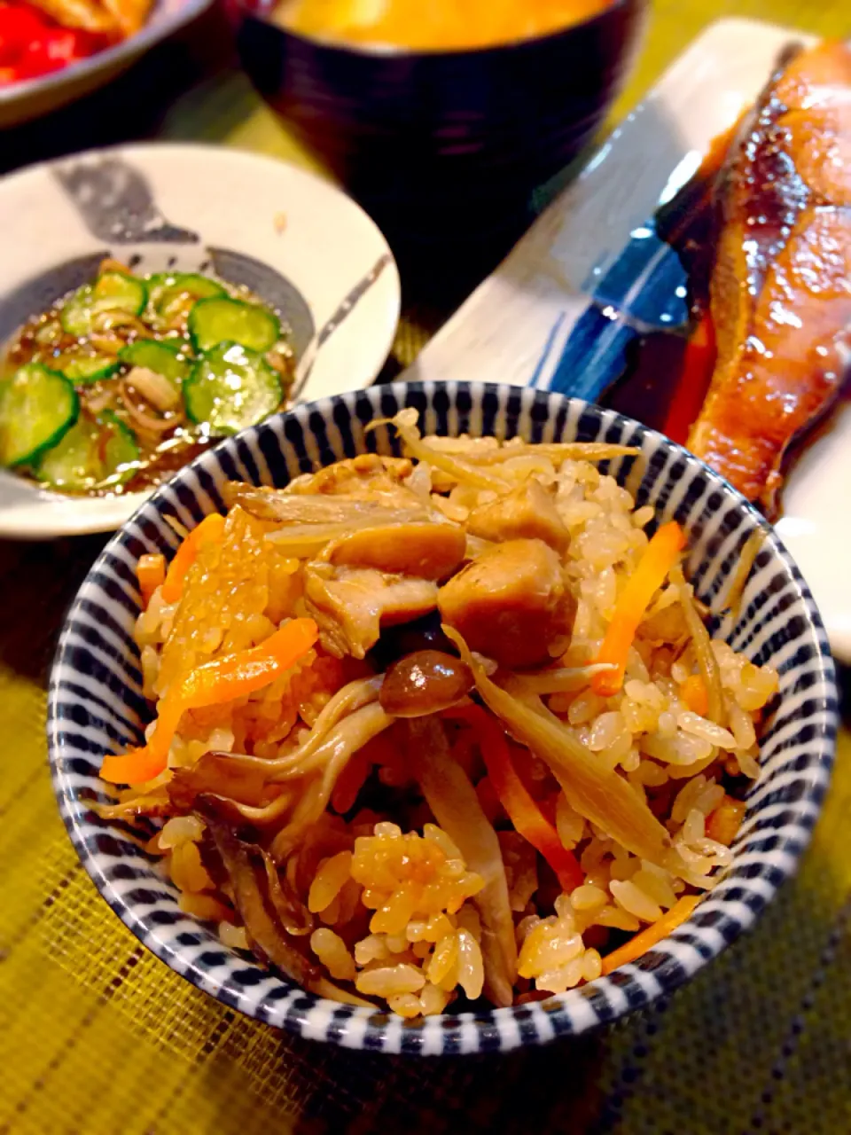 さくちんさんの料理 冷蔵庫一掃！！鶏ごぼう炊き込みご飯定食👍|ゆうちゅんさん