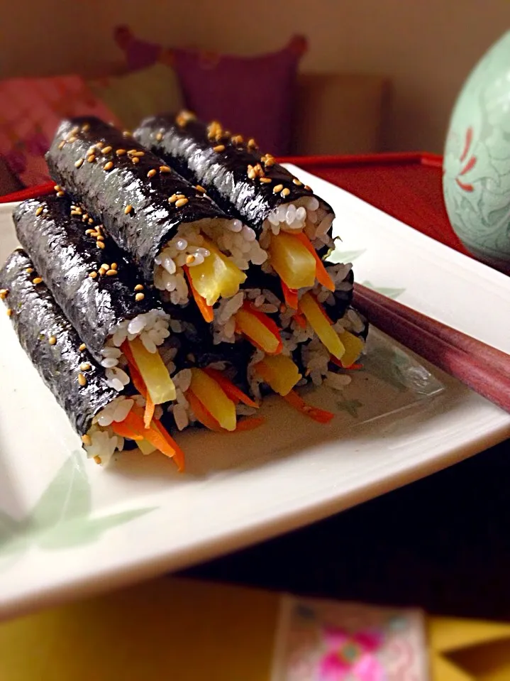 コマキンパッ🌸꼬마김밥🎶  写真には写ってませんが、ソースをつけたらマヤクキンパッ🌸마약김밥|しゅう❷さん