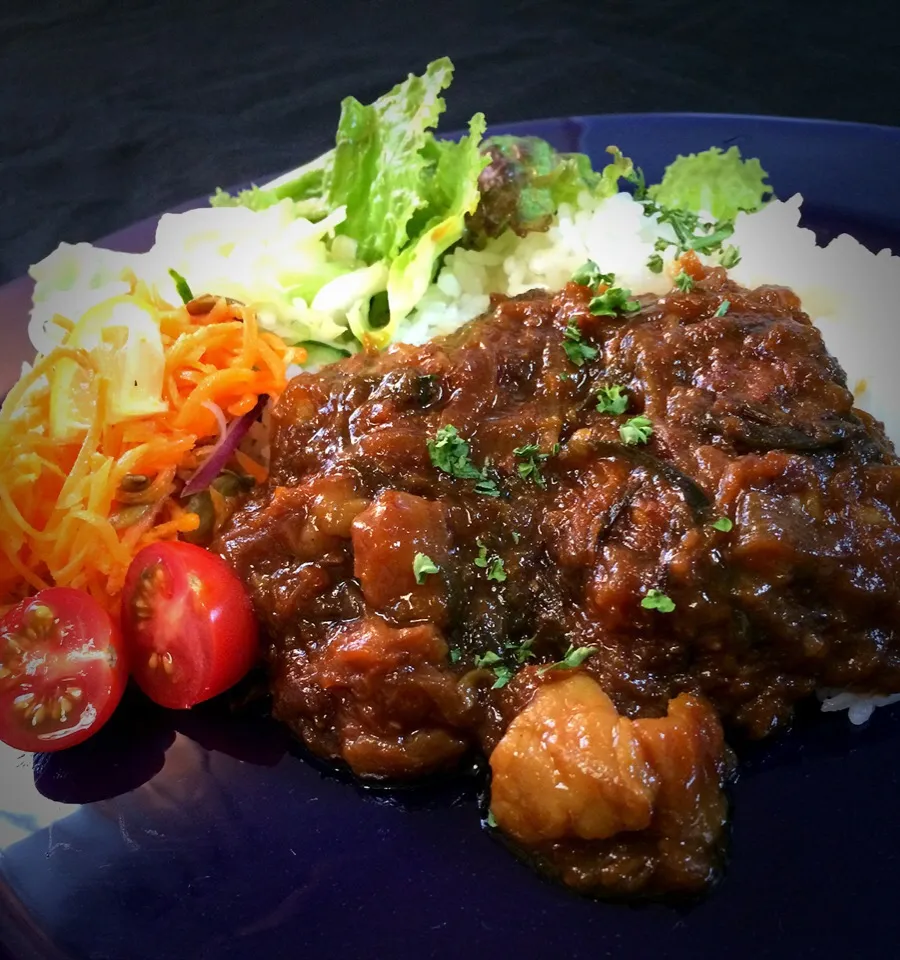 りりたんこぶさんの【取扱注意】                                  炊飯器でとろとろ和牛スジカレー|志野さん