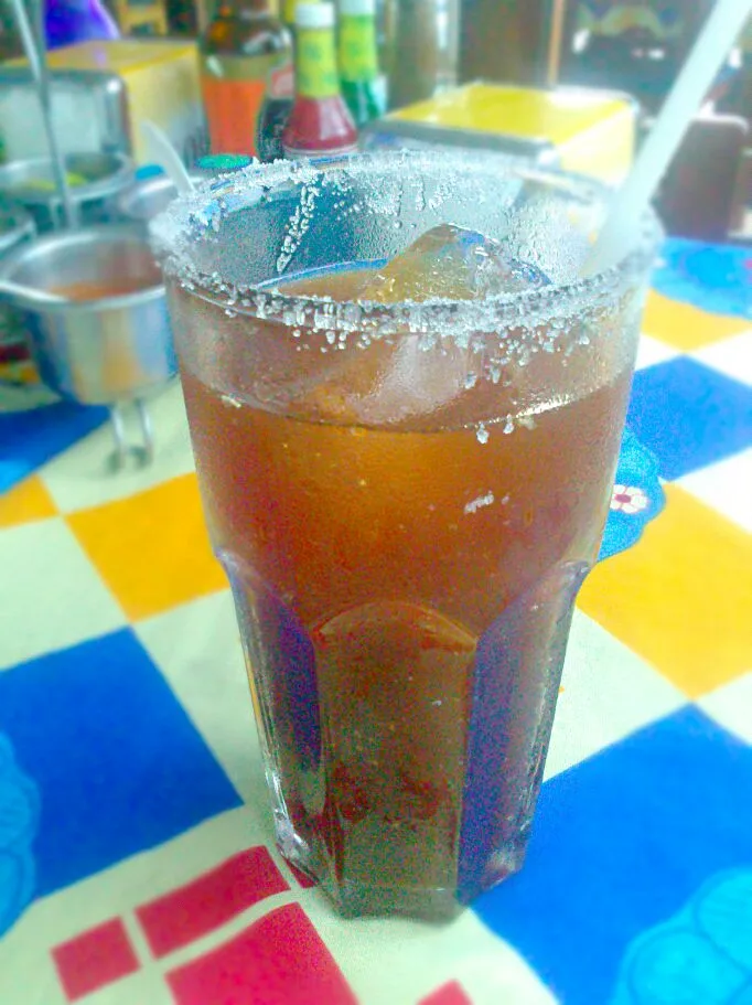 michelada de modelo|Francisco Vargasさん