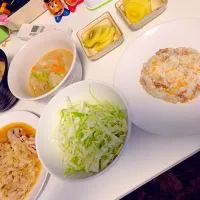 Snapdishの料理写真:生姜焼き、野菜いっぱい味噌汁、チャーハン|吉川 愛さん