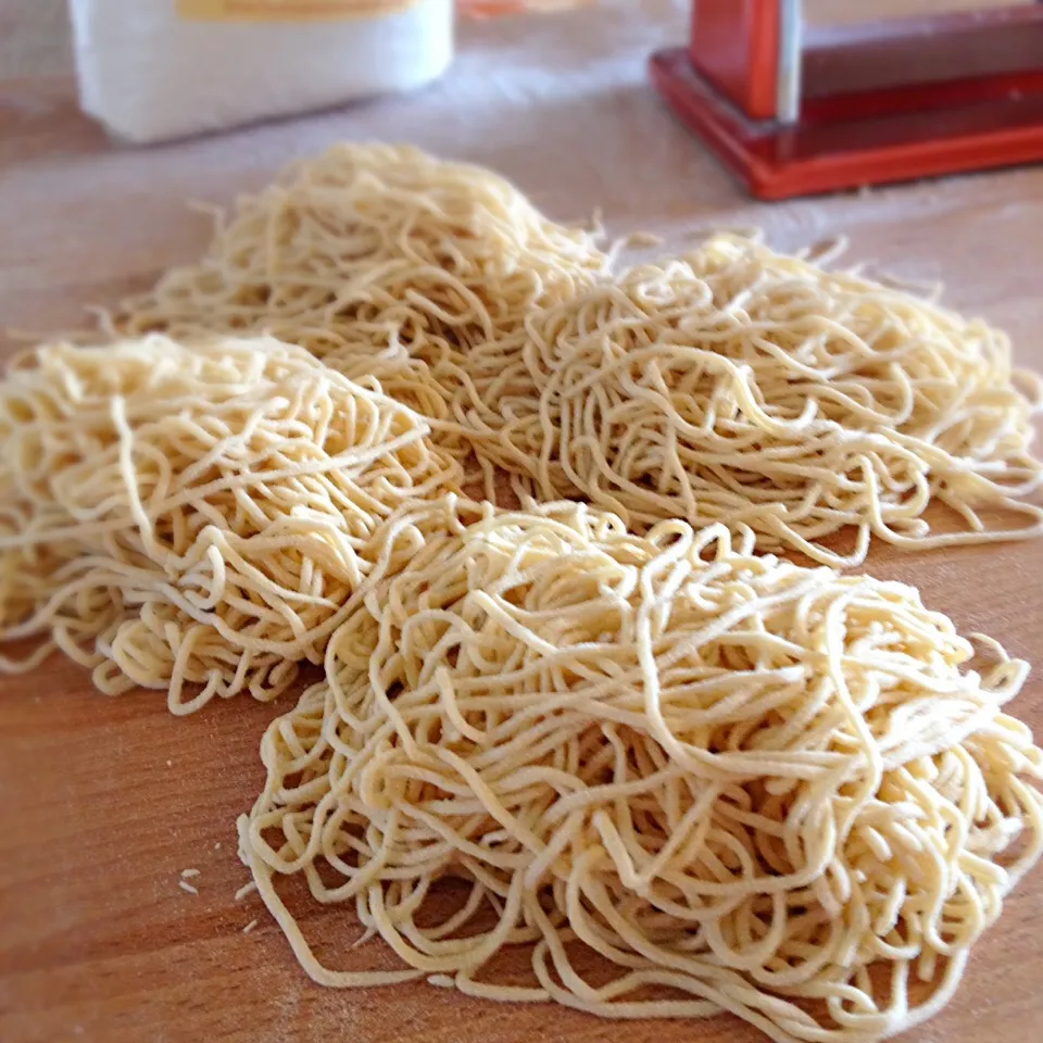 Snapdishの料理写真:重曹で手打ち中華麺♡|Mayさん