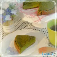 Snapdishの料理写真:ワンボウルで☆水切り不要ヨーグルトとHMで簡単抹茶のベークドチーズケーキ～