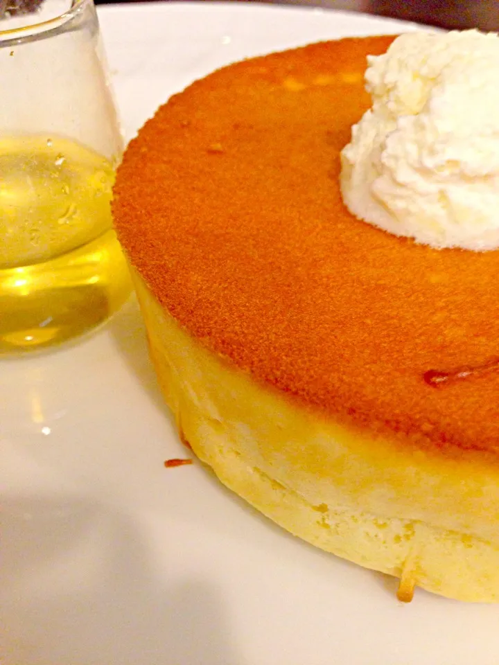 Sponge cake with honey|PhUnGさん