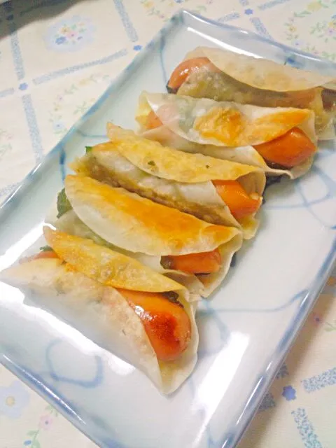 餃子の皮で紫蘇チーズソーセージ巻き|うたかた。さん