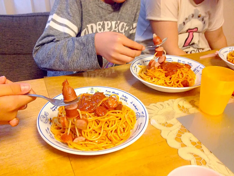 Snapdishの料理写真:とんがり帽子の小人入りパスタミートソースあえ。|Bushi Sakuragiさん