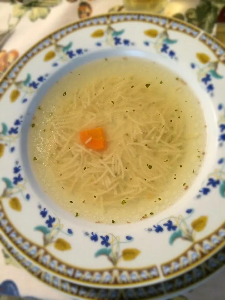 Serbian chicken soup with fideo pasta;)|aястасияさん