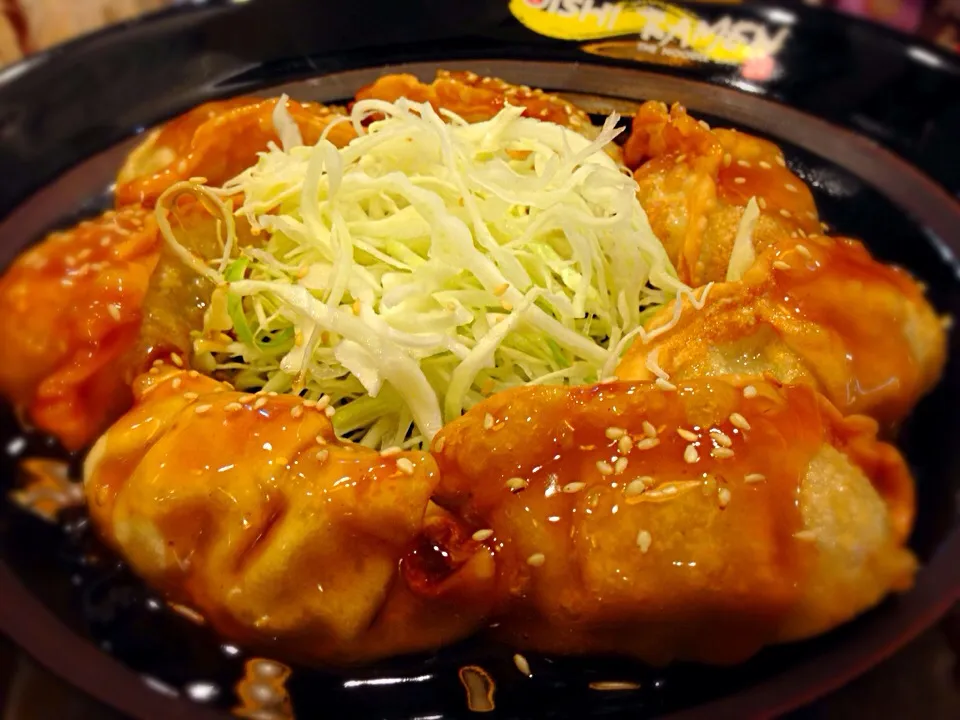 Gyoza with yummy sauce|Yui Phiphitphakdiさん